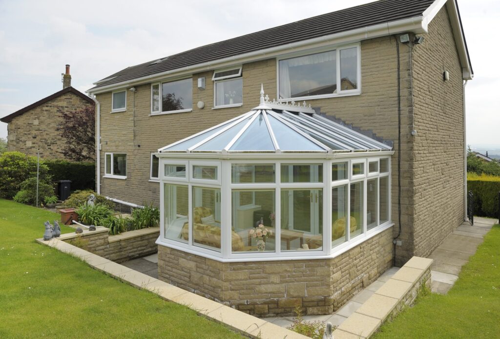 Victorian conservatory by Itchen glass glazing