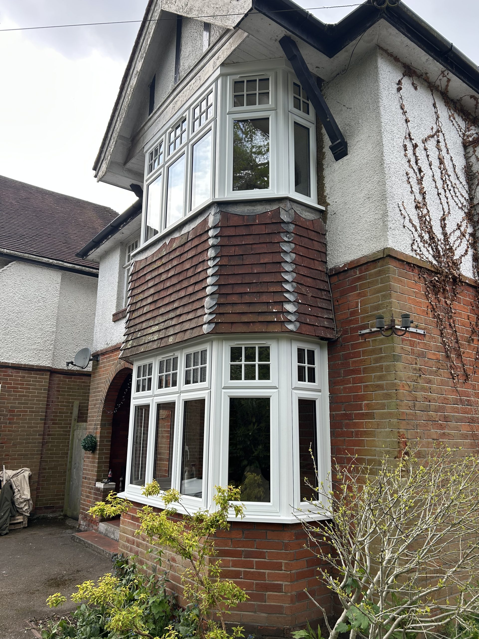 White Georgian-bar bay window, alternate angle