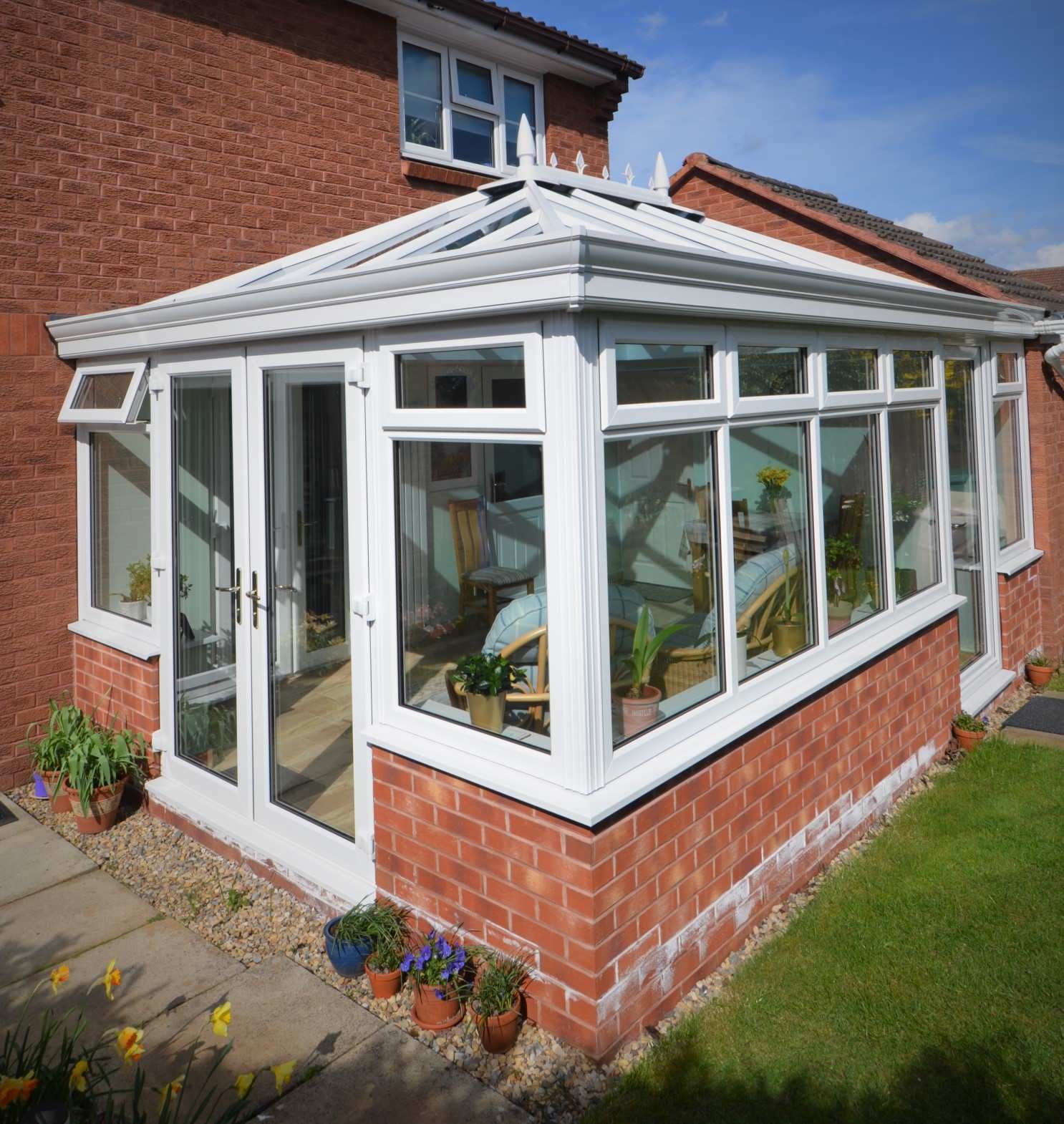 Double-hipped conservatory installation